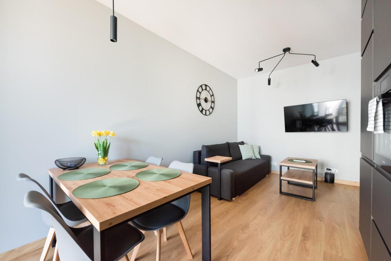 Wola Skwer Happy Apartment Варшава Экстерьер фото