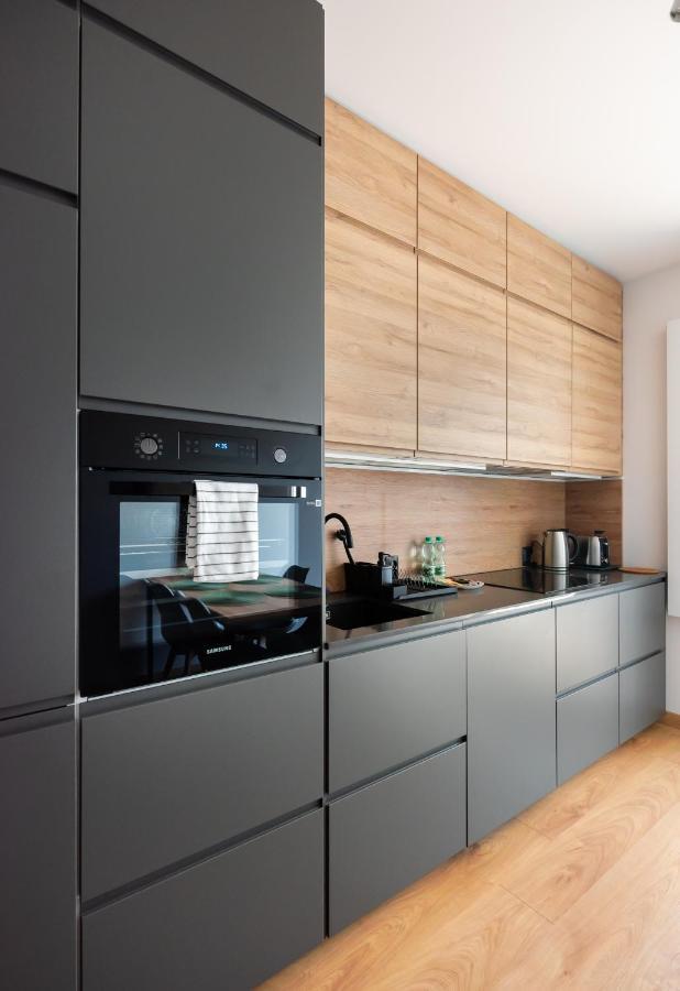 Wola Skwer Happy Apartment Варшава Экстерьер фото